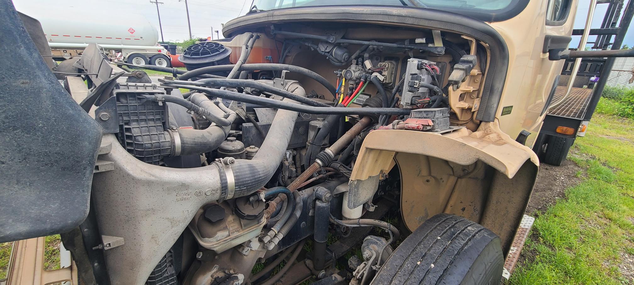 2006 FREIGHTLINER M2 106 - view 9 of 53