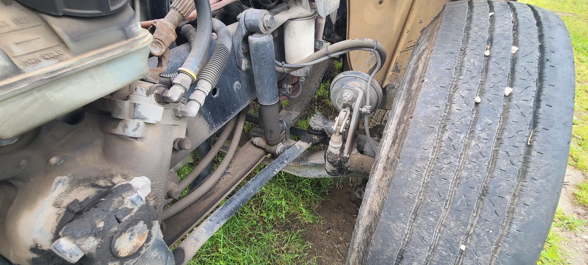 2006 FREIGHTLINER M2 106 - view 10 of 53