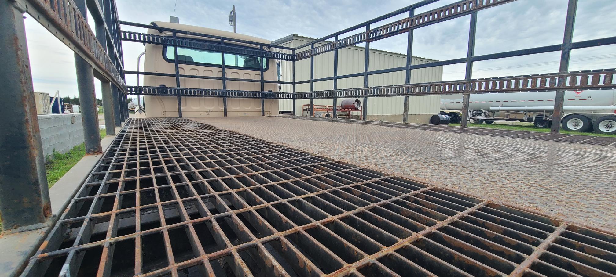 2006 FREIGHTLINER M2 106 - Image 53