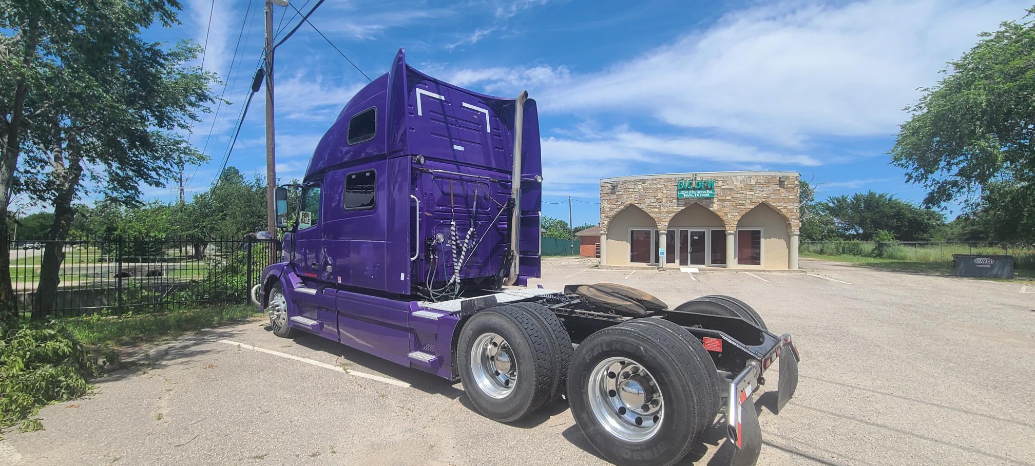 2015 VOLVO VNL64T780 - view 5 of 81