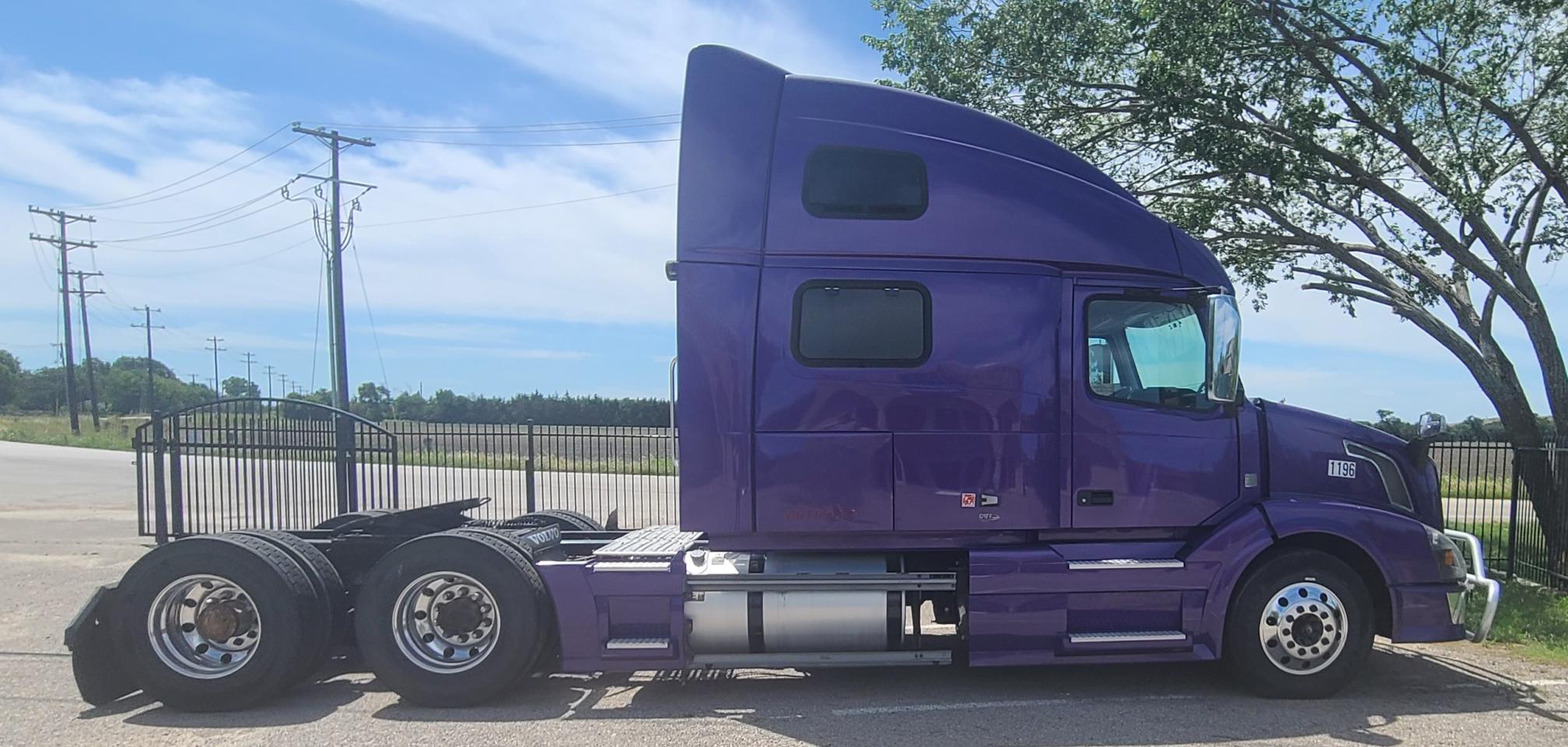 2015 VOLVO VNL64T780 - view 8 of 81
