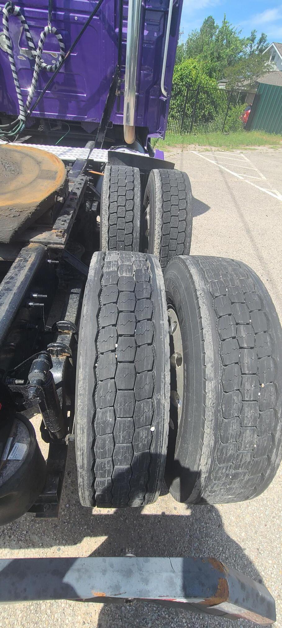 2015 VOLVO VNL64T780 - Image 18