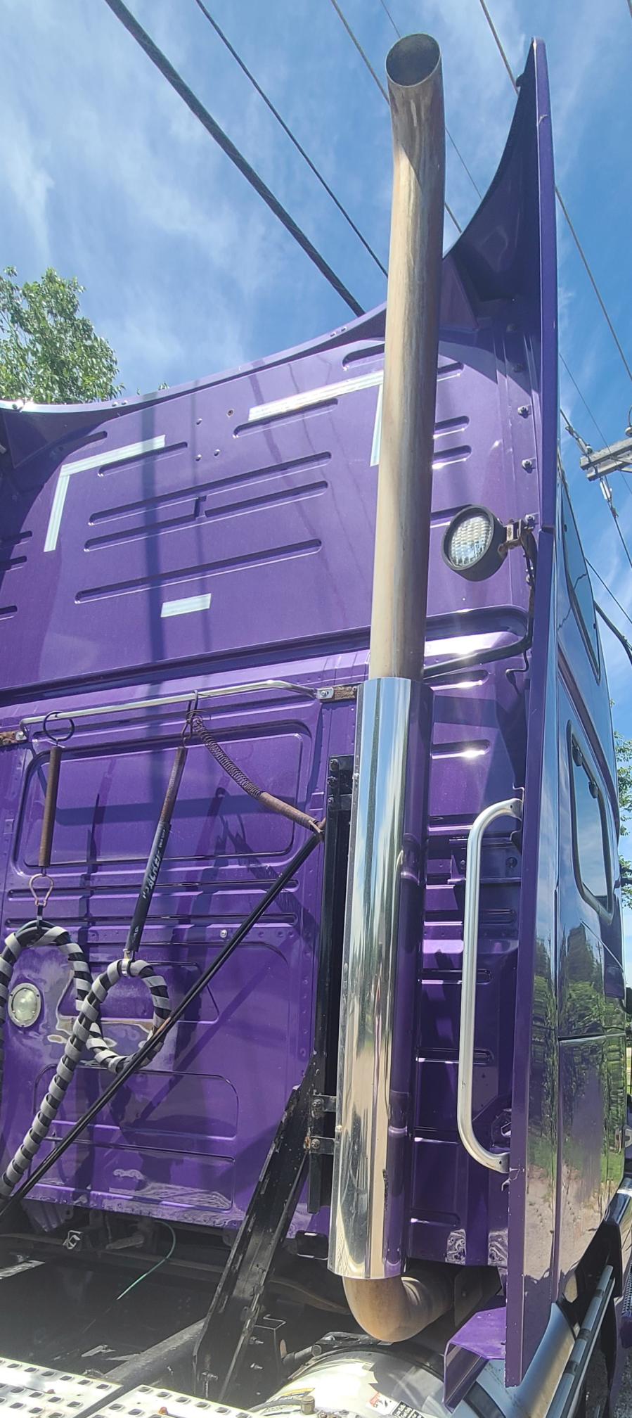 2015 VOLVO VNL64T780 - Image 22