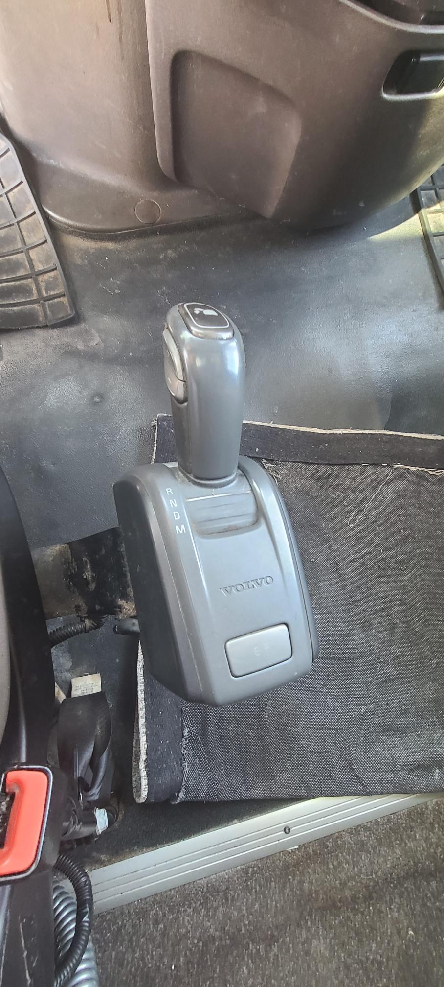 2015 VOLVO VNL64T780 - Image 36