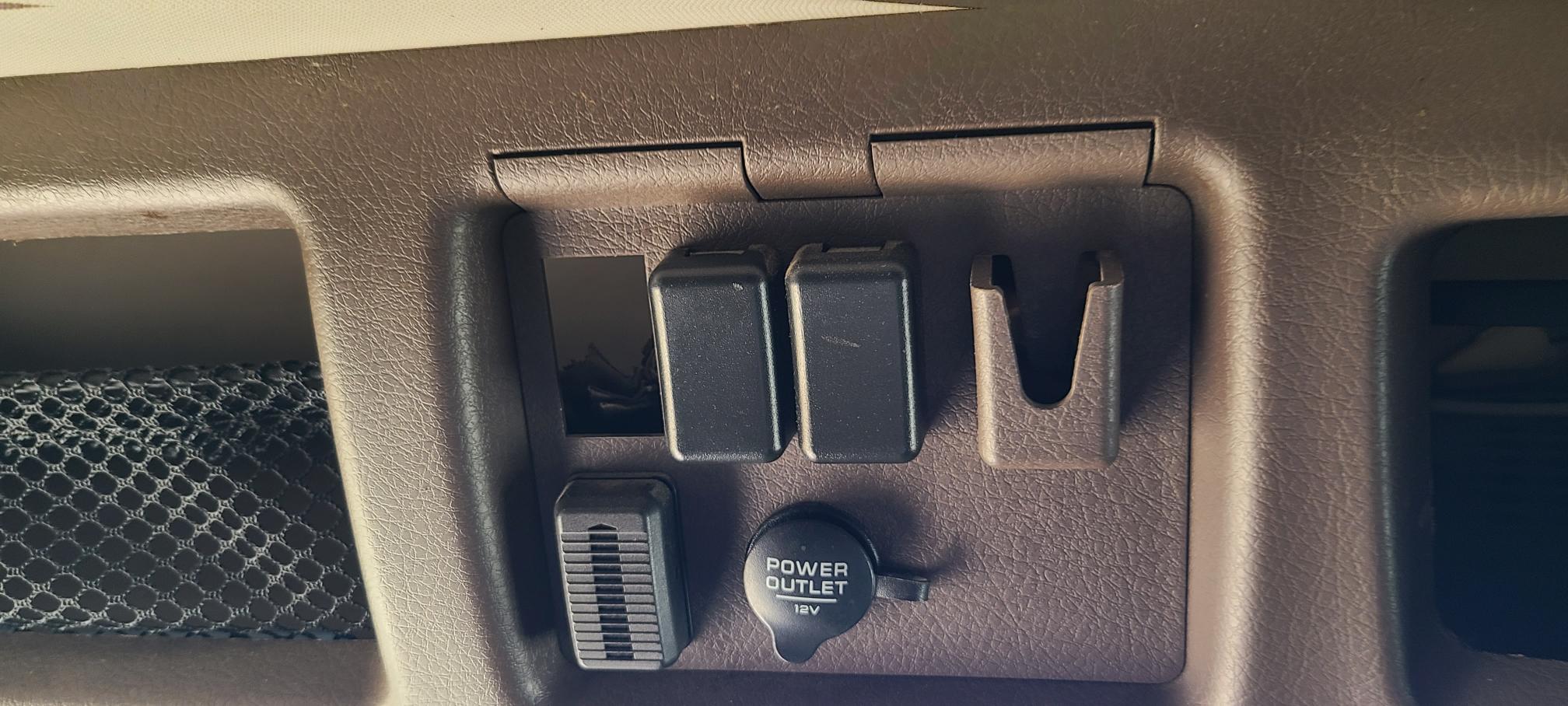 2015 VOLVO VNL64T780 - Image 46