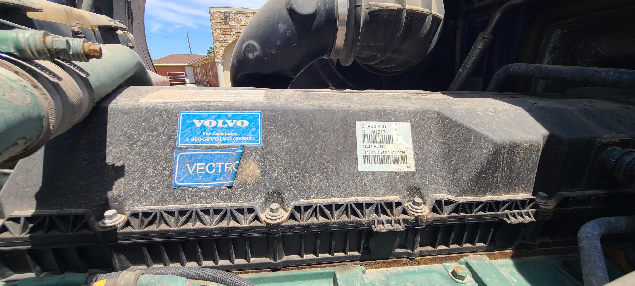 2015 VOLVO VNL64T780 - Image 65