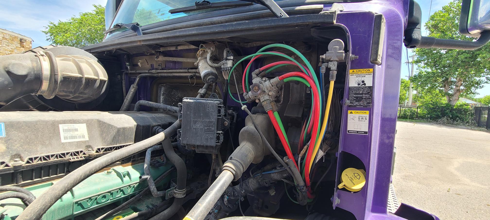 2015 VOLVO VNL64T780 - Image 68