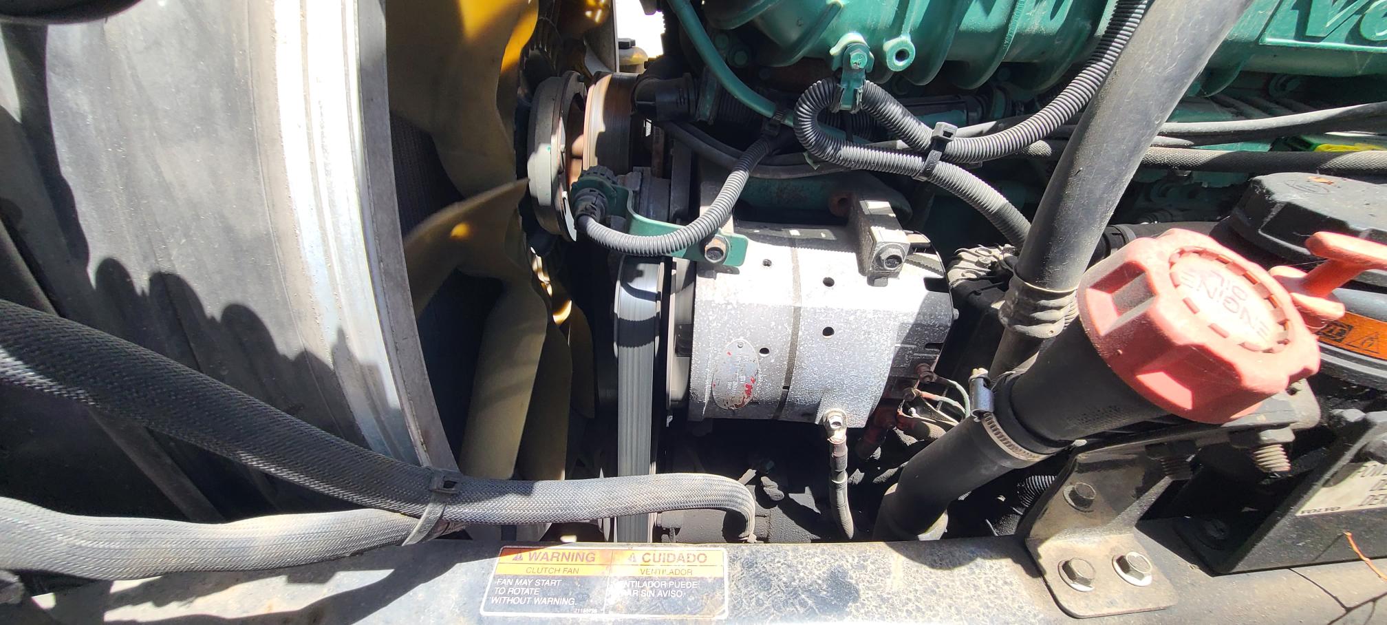 2015 VOLVO VNL64T780 - Image 71