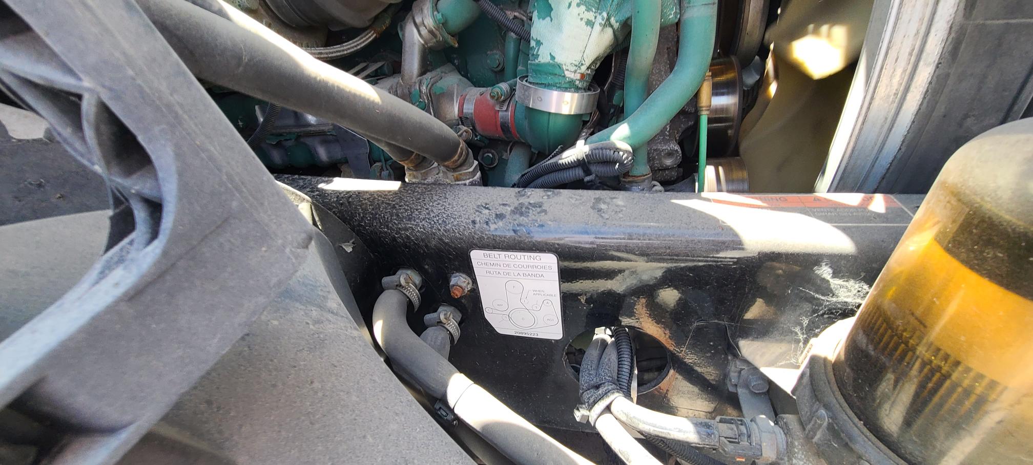 2015 VOLVO VNL64T780 - Image 75