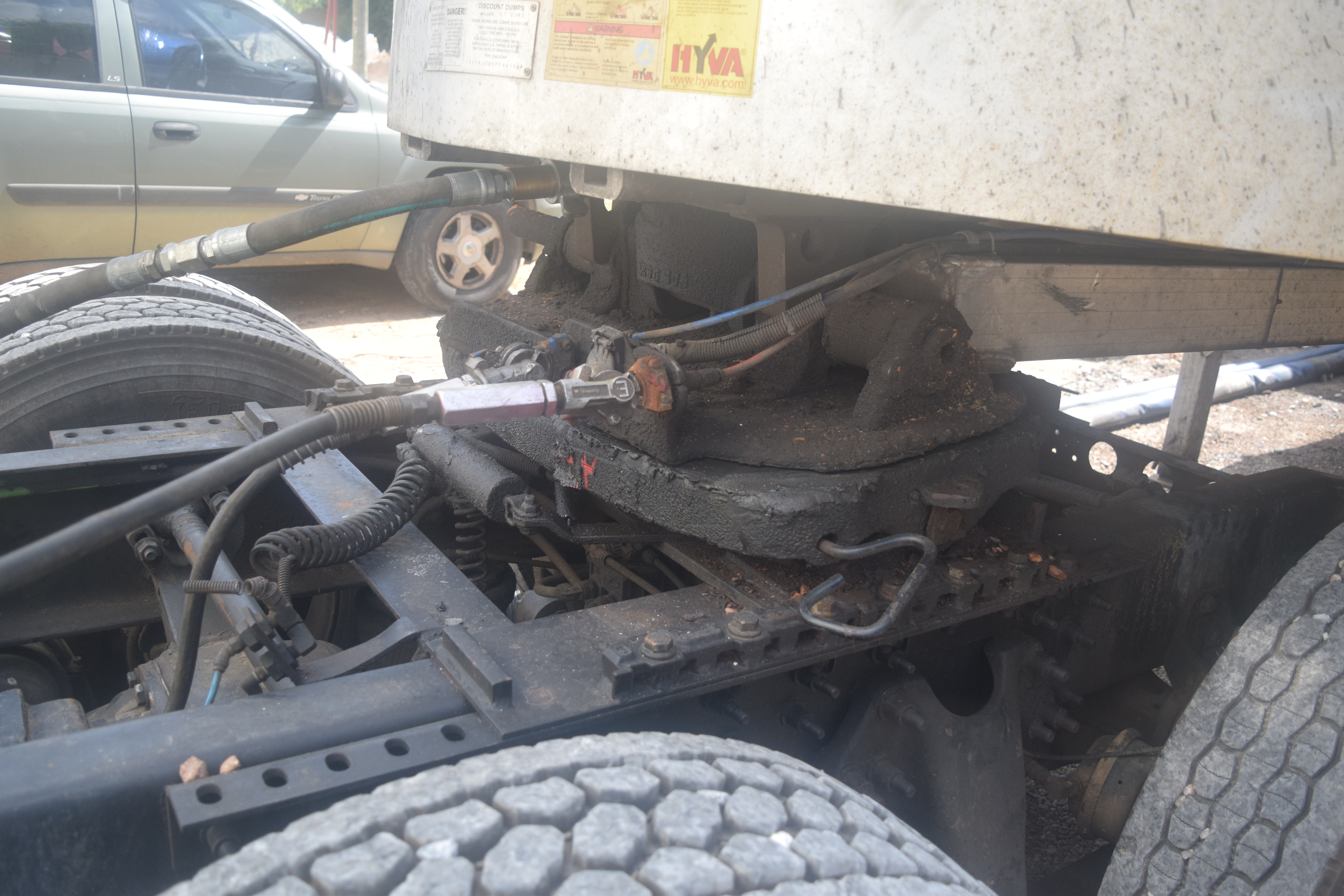 2019 INTERNATIONAL LT625 - Image 4