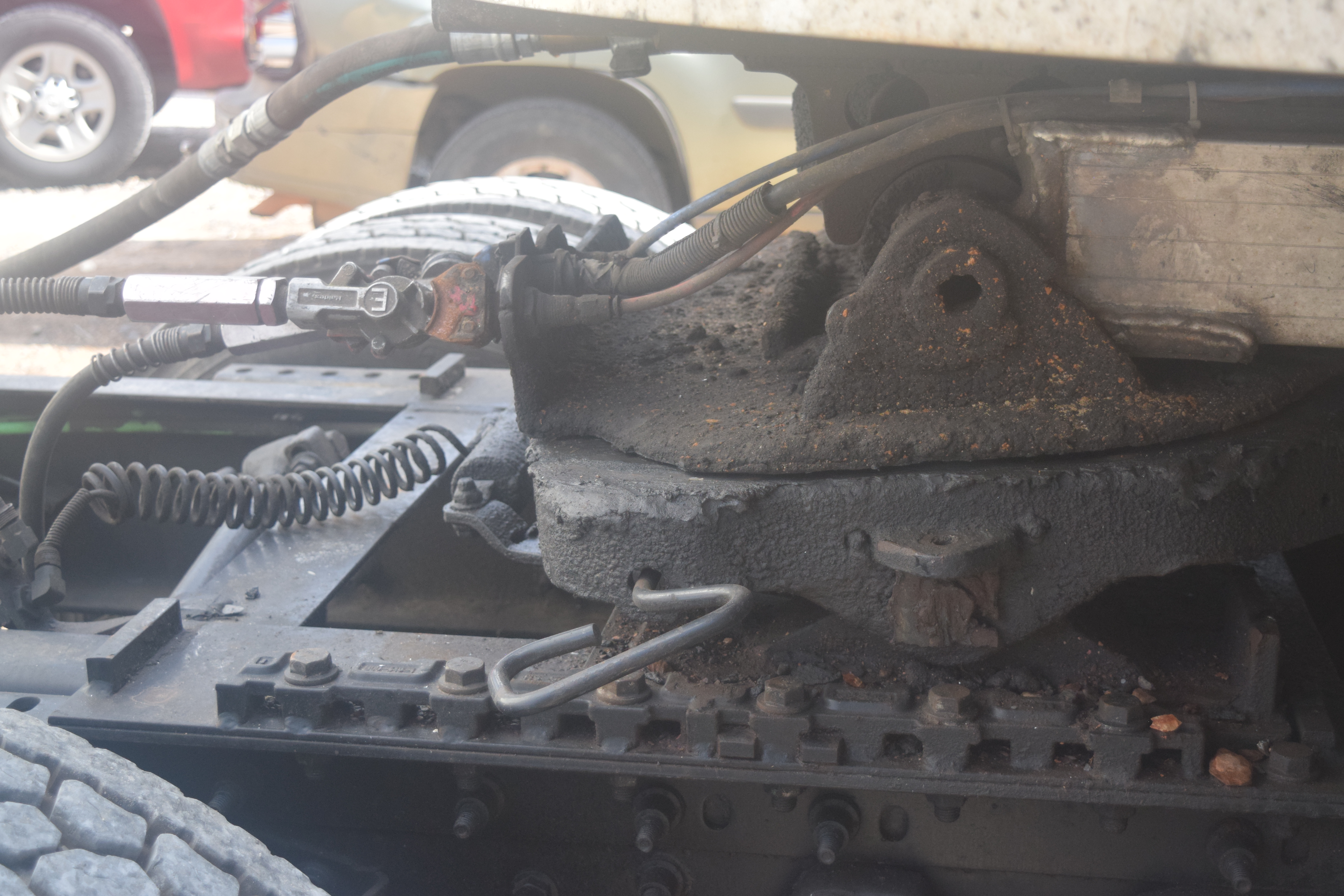 2019 INTERNATIONAL LT625 - Image 6