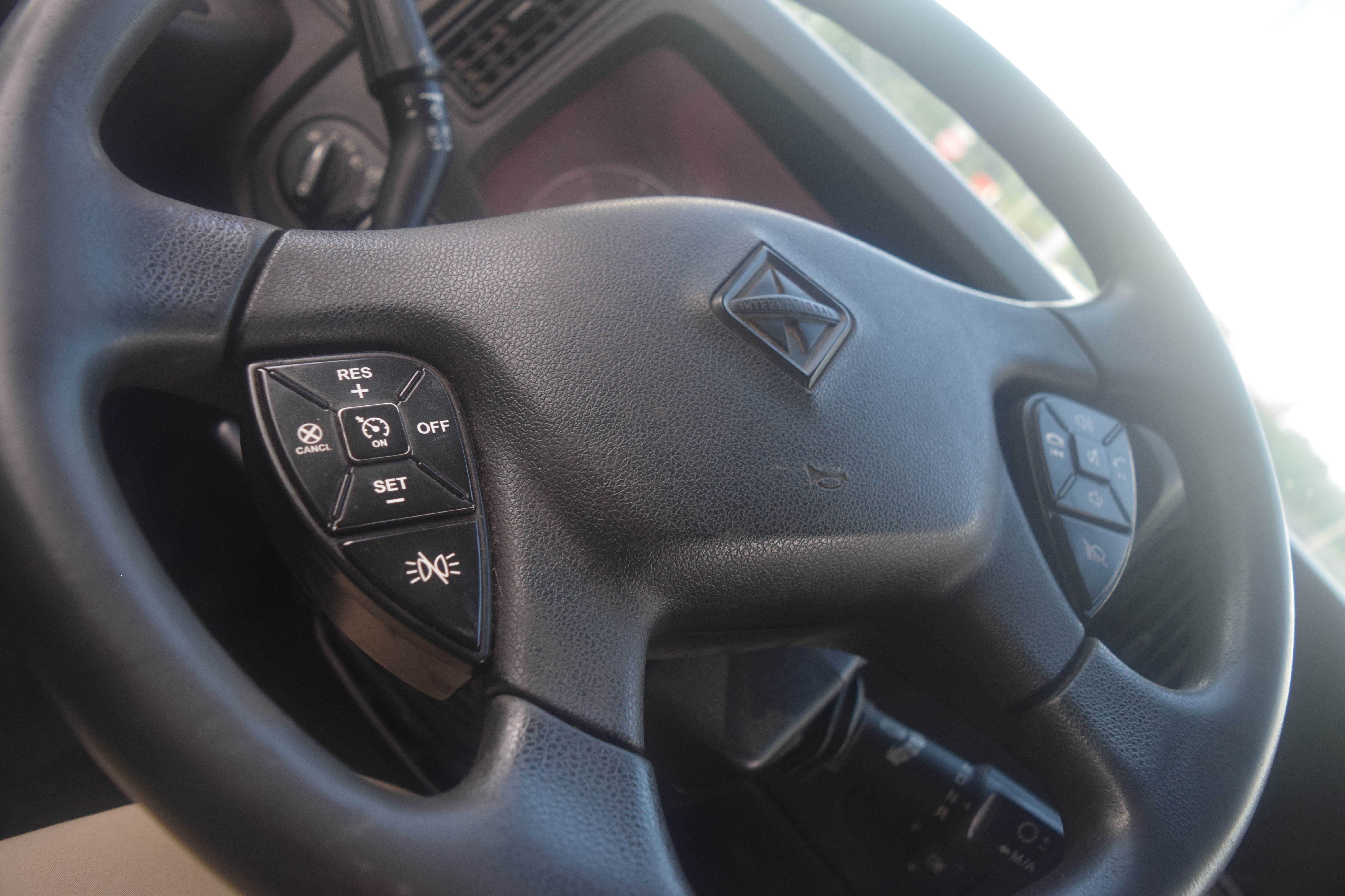 2019 INTERNATIONAL LT625 - Image 11