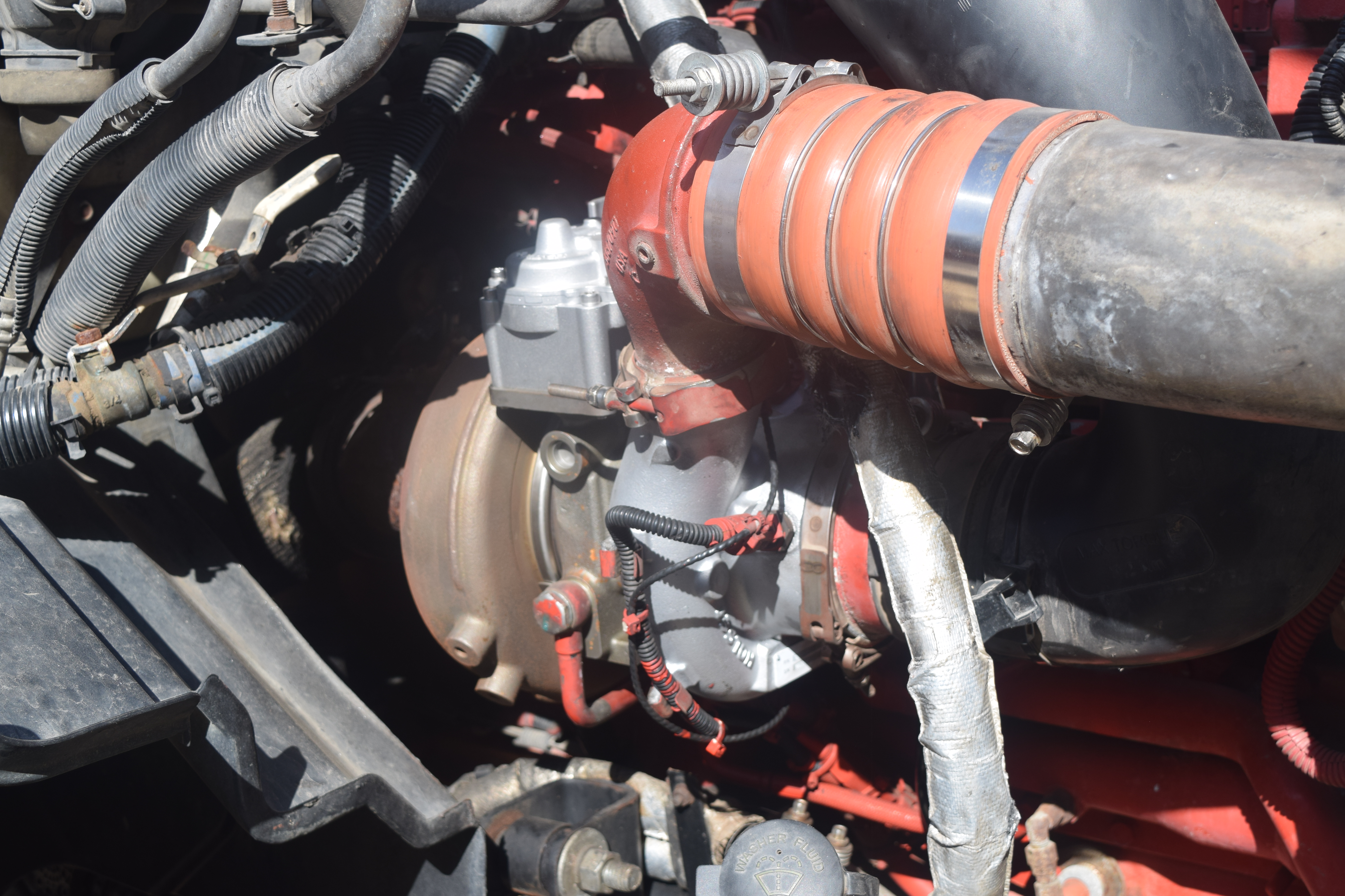 2019 INTERNATIONAL LT625 - Image 19