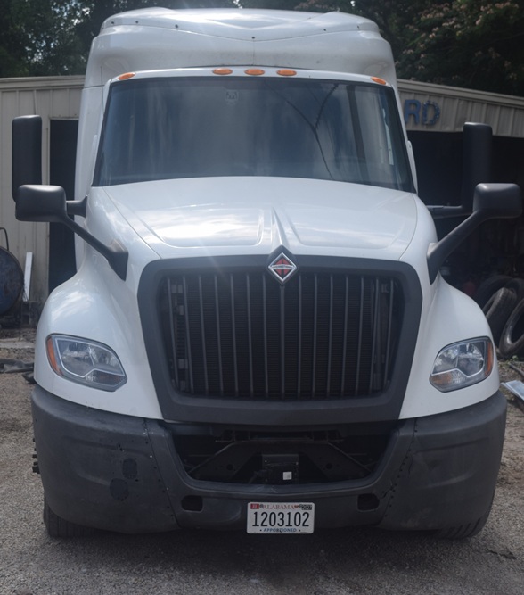 2019 INTERNATIONAL LT625 - view 3 of 40