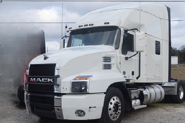 2019 MACK Anthem - Image 2