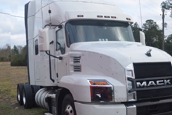 2019 MACK Anthem - Image 4