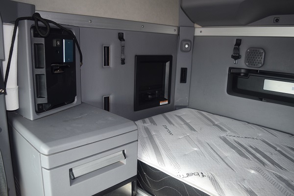 2019 MACK Anthem - Image 9