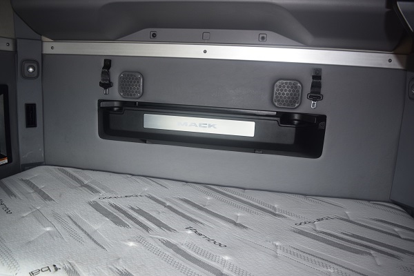 2019 MACK Anthem - Image 10