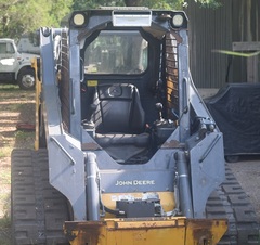 2020 DEERE 317G - Image 4