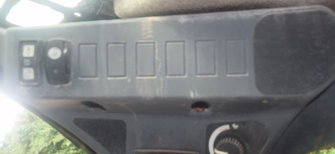 2020 DEERE 317G - Image 8