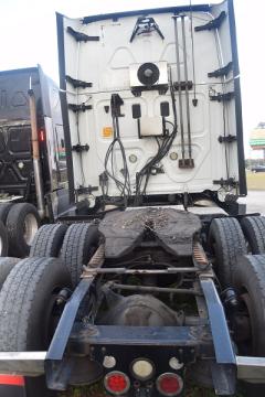 2016 FREIGHTLINER Cascadia - Image 23