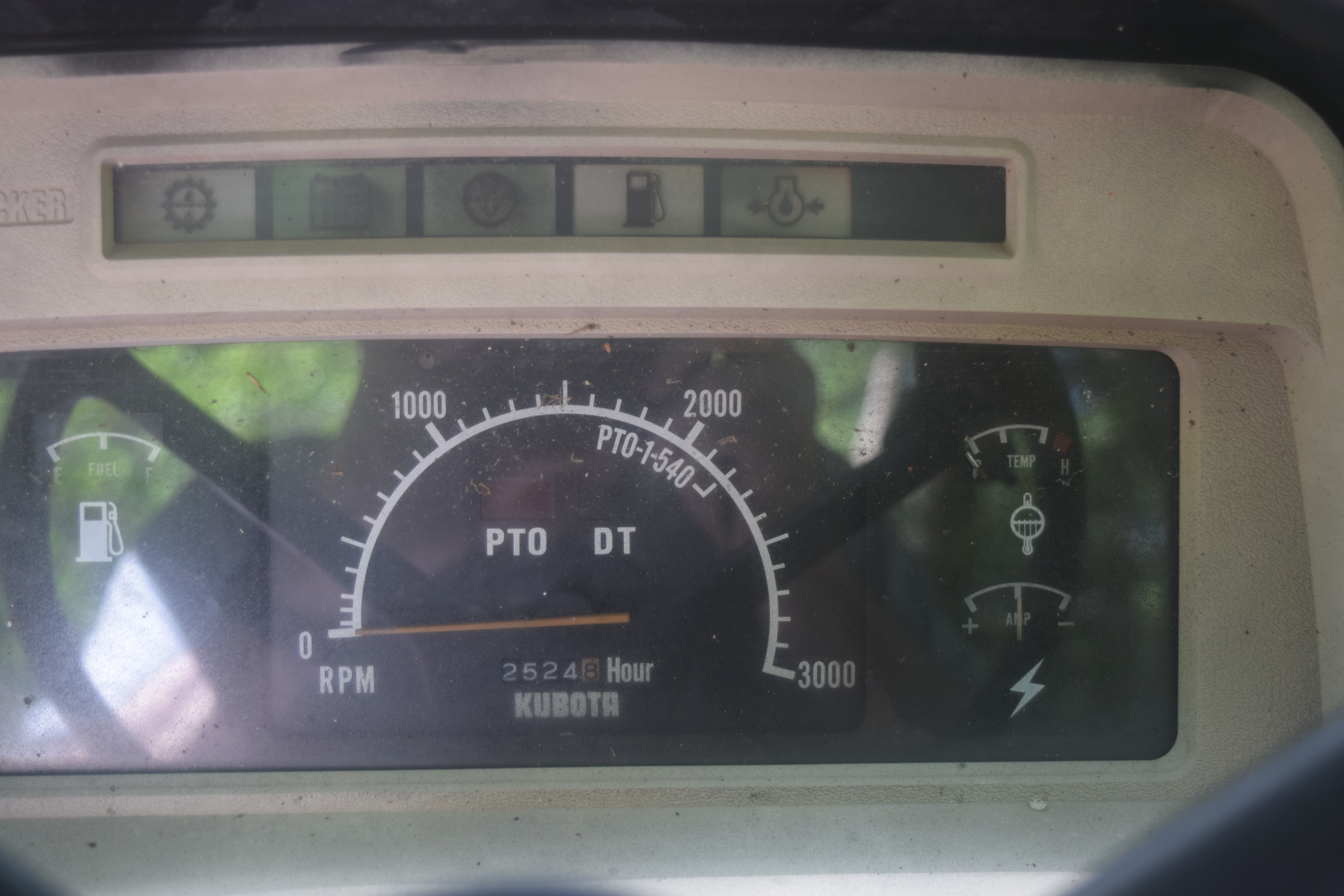 1998 KUBOTA M4950 - view 3 of 8