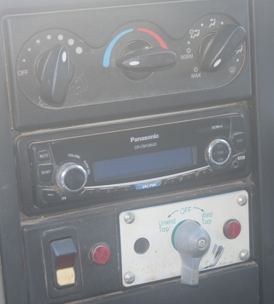 2017 INTERNATIONAL 4300 - Image 17