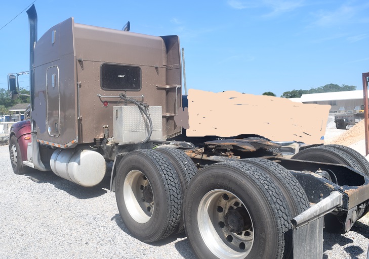 2016 PETERBILT 386 - Image 4