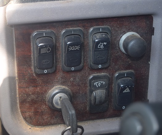 2016 PETERBILT 386 - Image 18