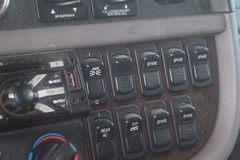 2016 PETERBILT 386 - Image 23