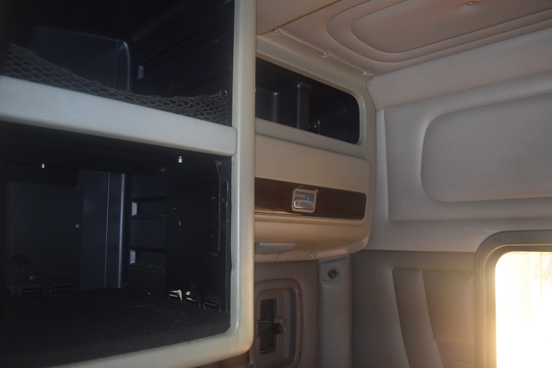 2016 PETERBILT 386 - Image 26