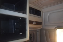 2016 PETERBILT 386 - Image 26