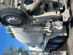 2016 MACK GU700 - Image 11