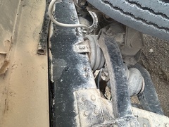 2017 VOLVO VHD - Image 10