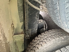 2017 VOLVO VHD - Image 13