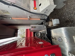 2015 VOLVO VHD - Image 9