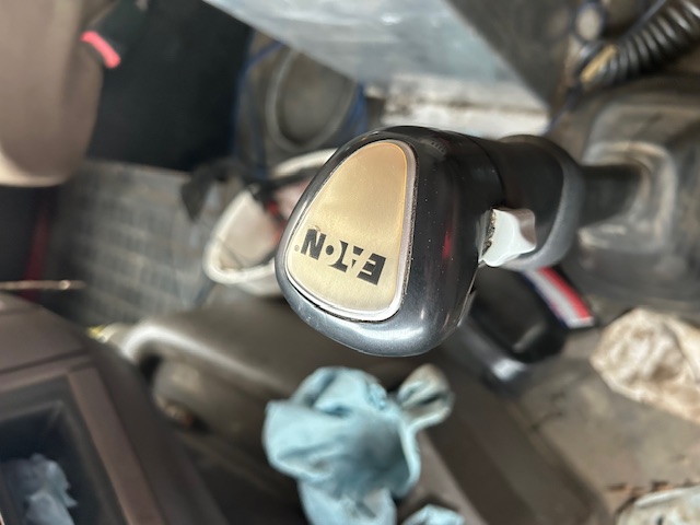 2015 VOLVO VHD - Image 19