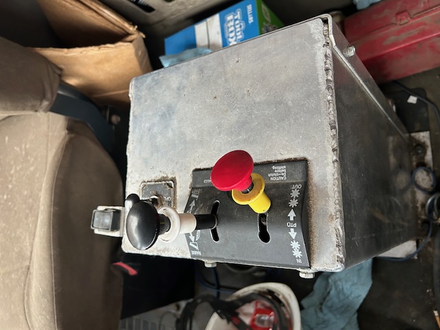 2015 VOLVO VHD - Image 20