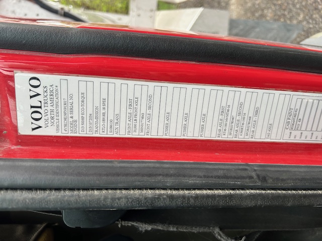 2015 VOLVO VHD - Image 26
