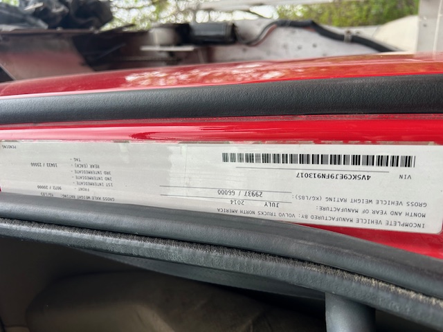 2015 VOLVO VHD - Image 27