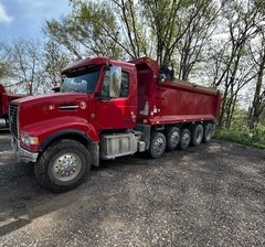 2018 VOLVO VHD - Image 1