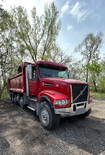 2018 VOLVO VHD - view 4 of 13