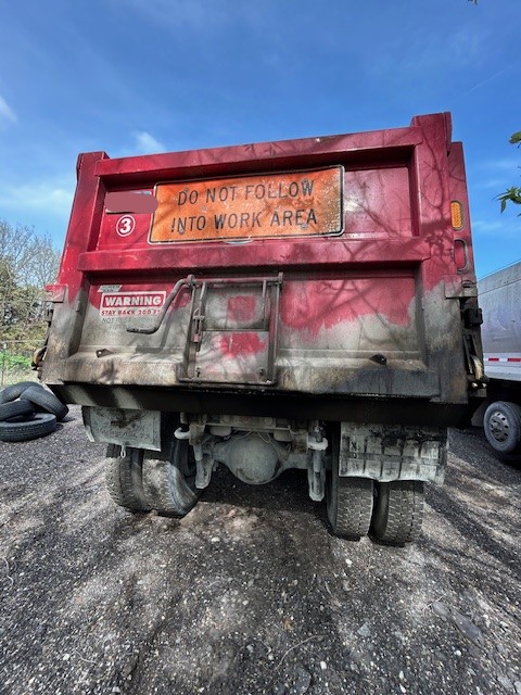 2018 VOLVO VHD - Image 5