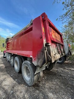 2018 VOLVO VHD - Image 6