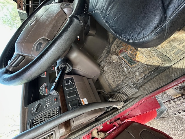 2018 VOLVO VHD - view 11 of 13