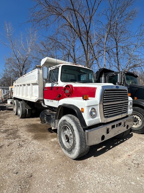 1985 FORD 8000 - Image 6