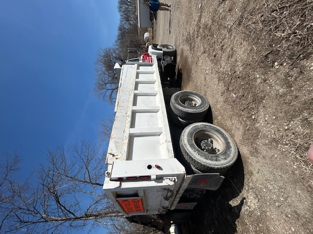 1985 FORD 8000 - Image 3