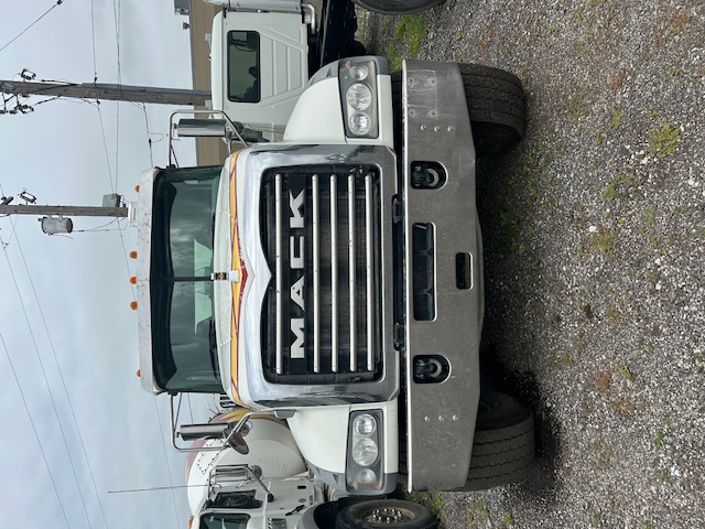 2019 MACK GR64FR