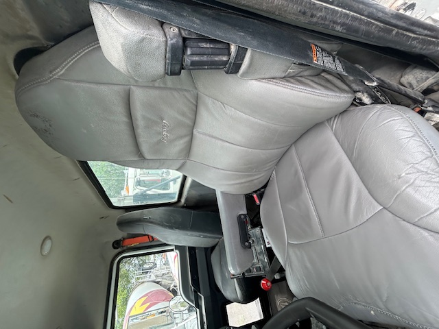 2019 MACK GR64FR - Image 14