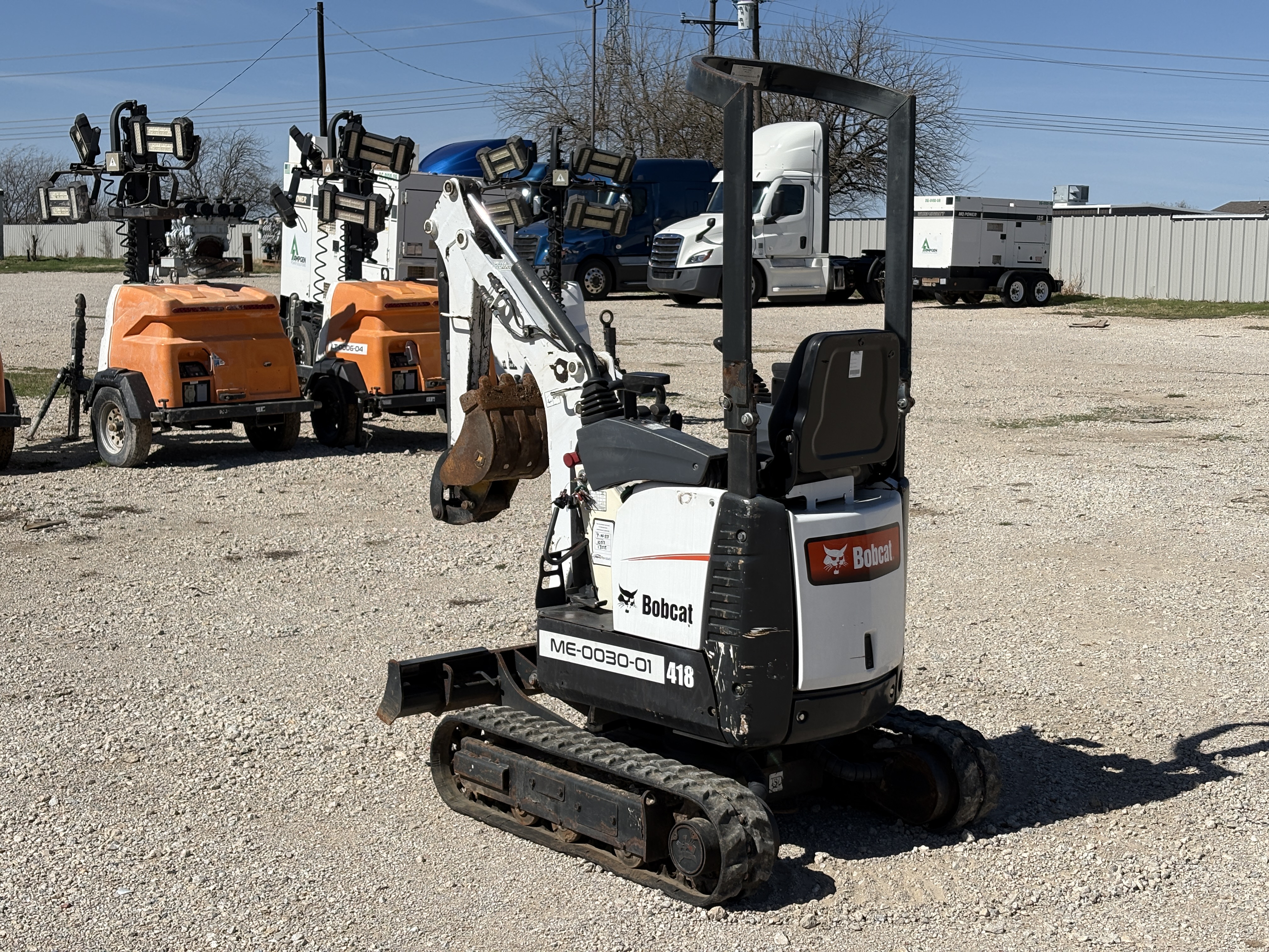 2017 BOBCAT 418AA - view 3 of 36